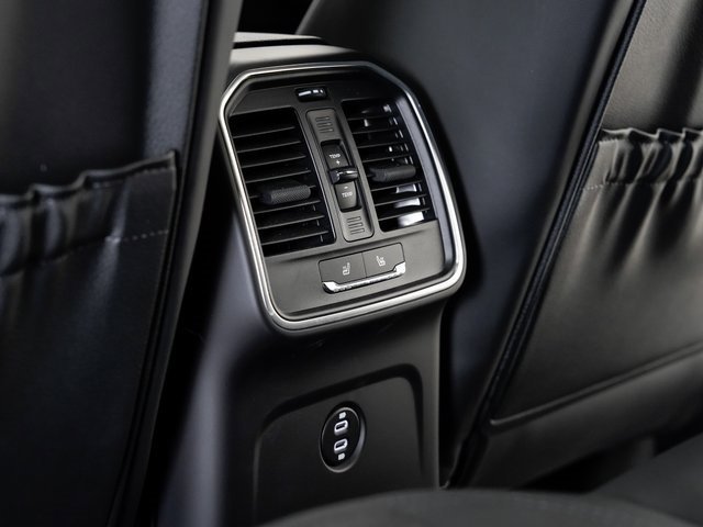 Certified 2025 Porsche Macan image 25