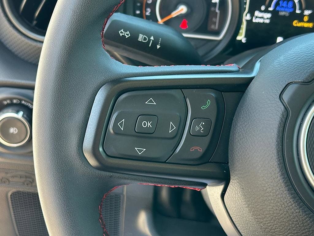 Used 2024 Jeep Wrangler Unlimited Rubicon AWD/4WD image 22