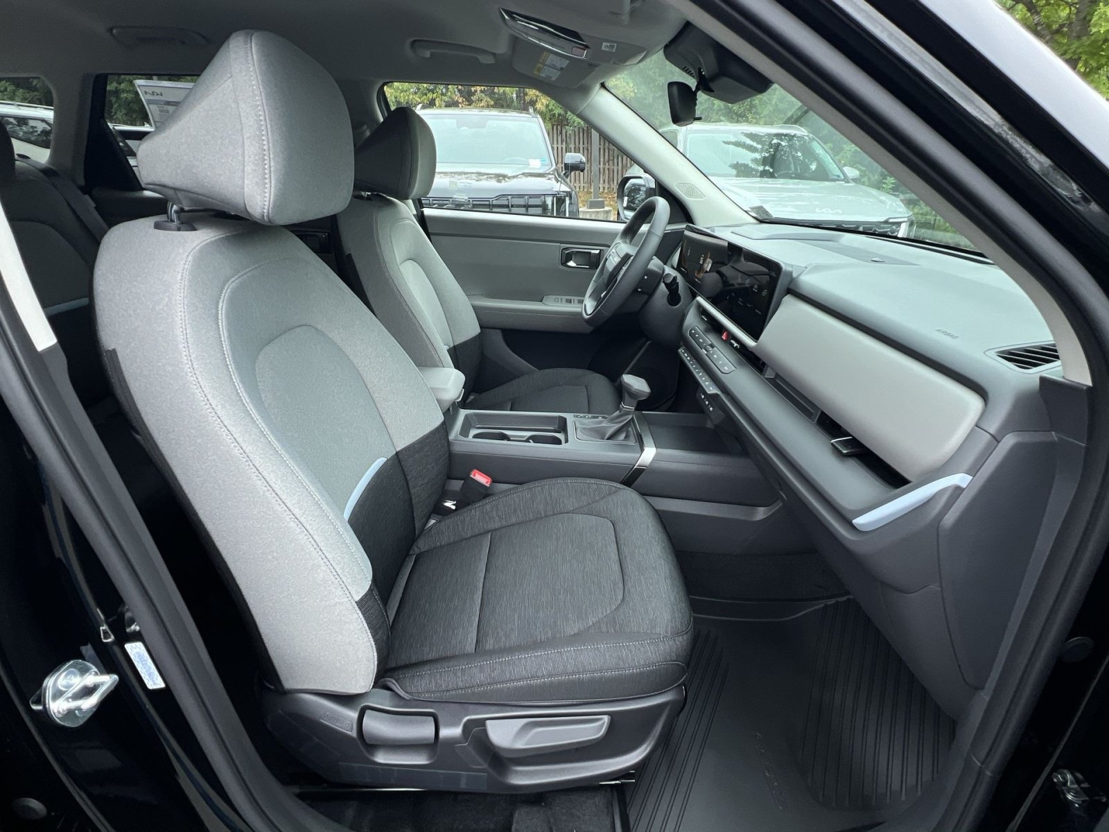 New 2027 Kia Seltos LX FWD image 31