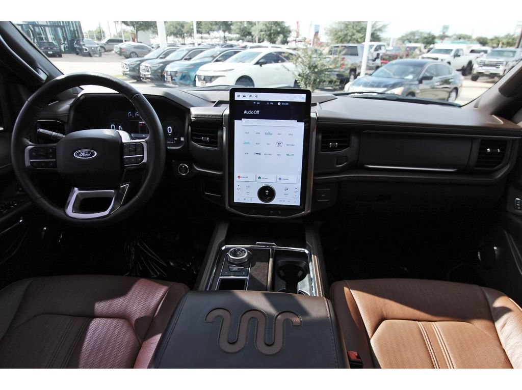 Used 2024 Ford Expedition Max King Ranch RWD image 9