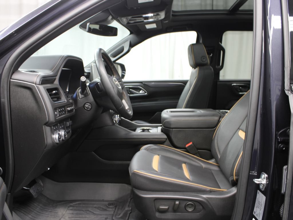 Used 2024 GMC Yukon XL AT4 w/ AT4 Premium Plus Package AWD/4WD image 15