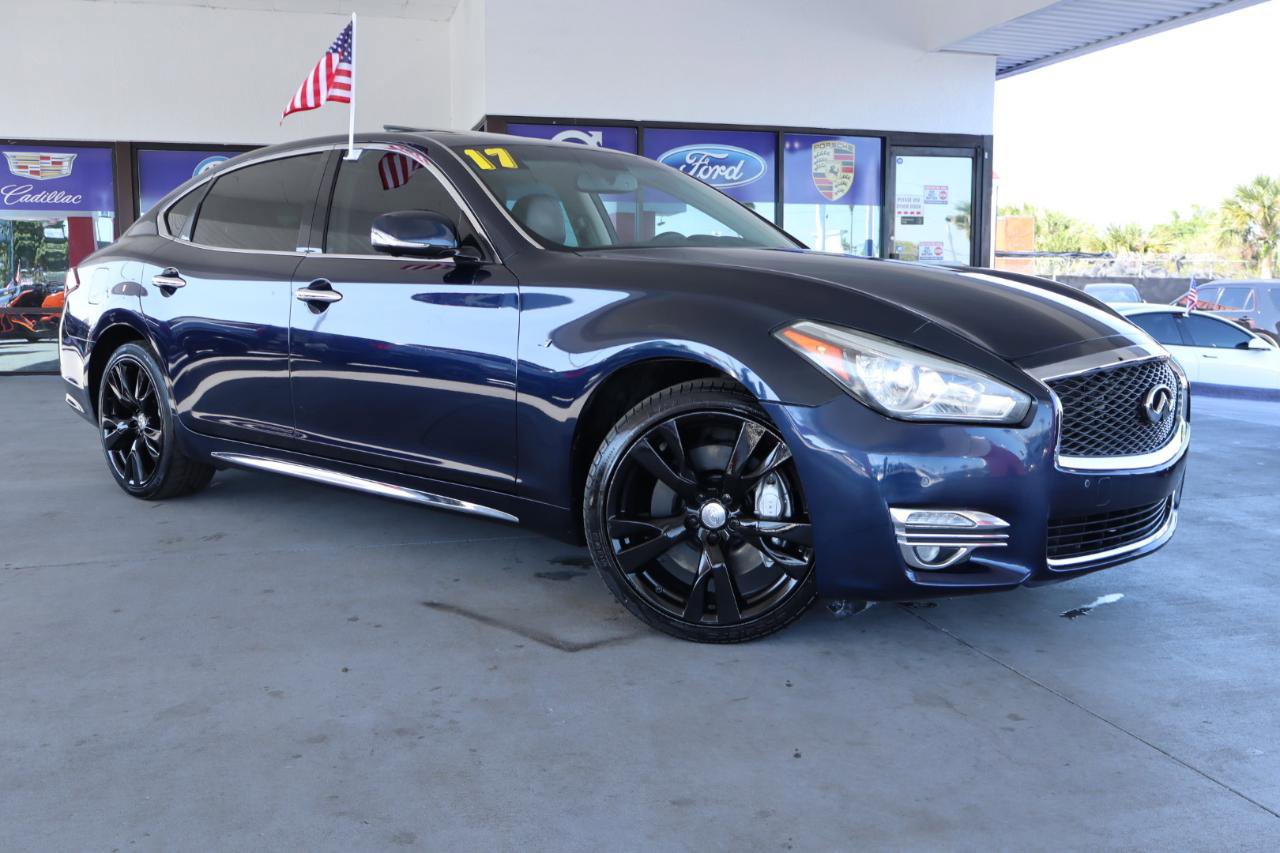 Used 2017 INFINITI Q70 L 3.7 AWD/4WD image 3