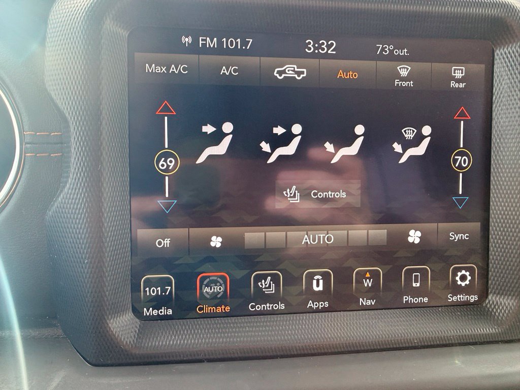 Used 2021 Jeep Gladiator Overland AWD/4WD image 6