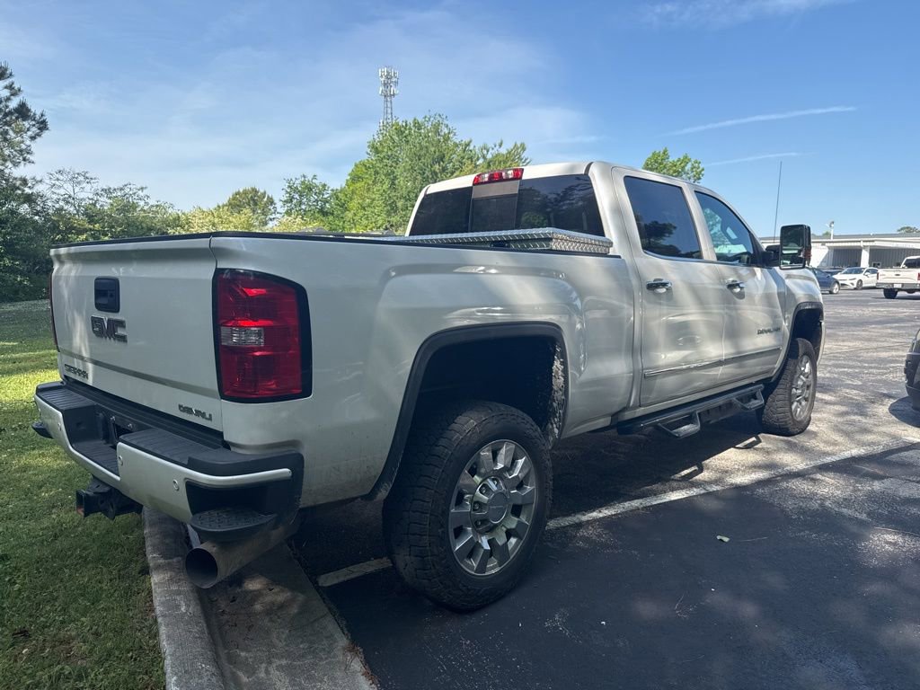 Used 2019 GMC Sierra 2500 Denali w/ Duramax Plus Package AWD/4WD image 3