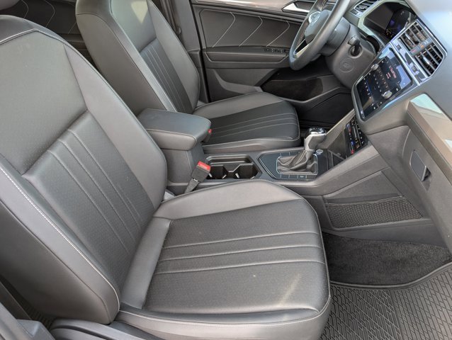 Used 2023 Volkswagen Tiguan SE image 26
