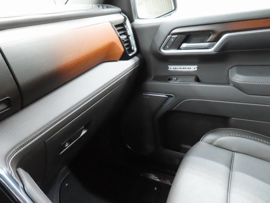 Used 2025 GMC Sierra 1500 Denali AWD/4WD image 23