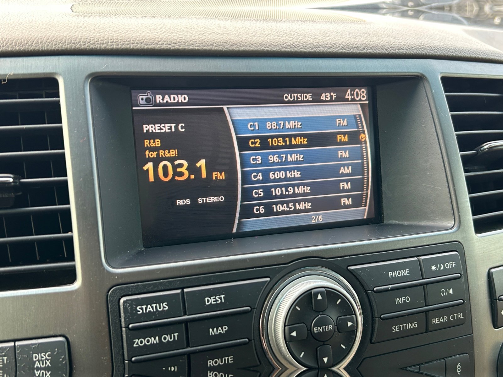 Used 2012 Nissan Armada Platinum image 16