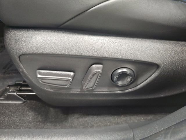 Used 2023 Toyota RAV4 XSE AWD/4WD image 17