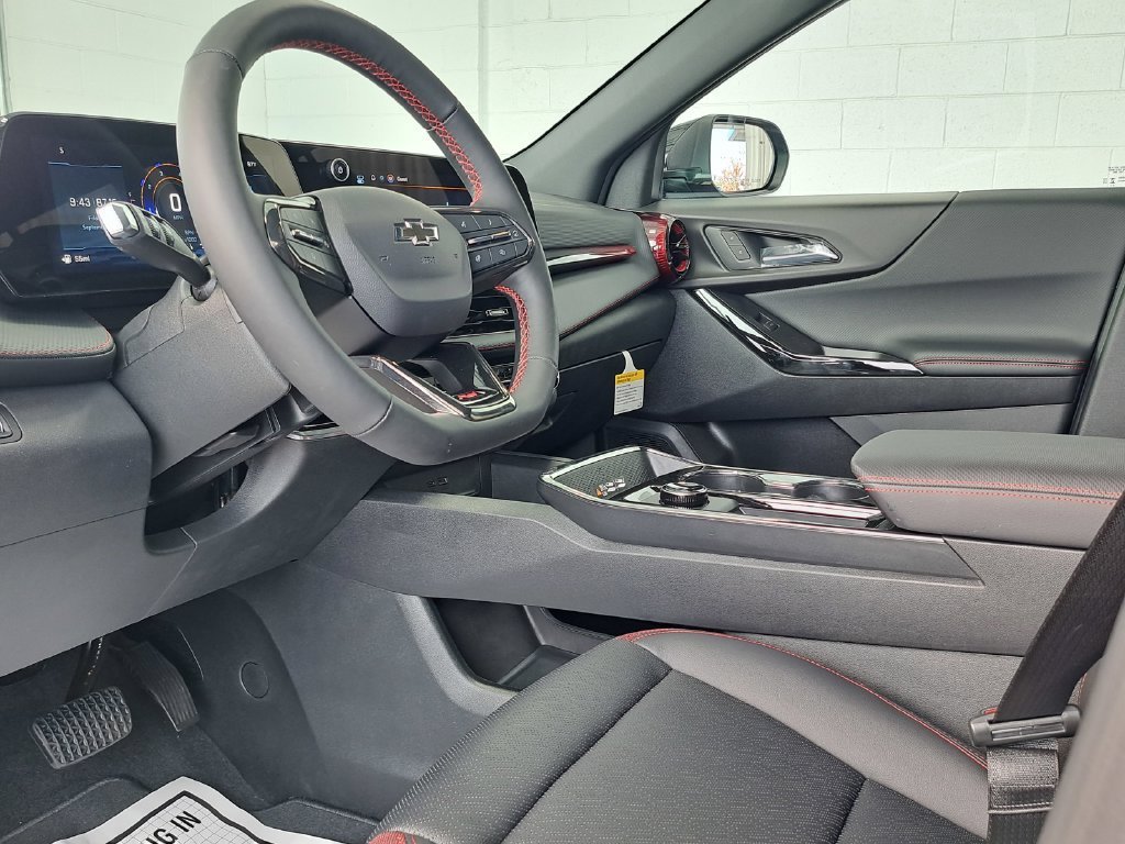 New 2027 Chevrolet Equinox RS w/ Convenience Package III FWD image 7