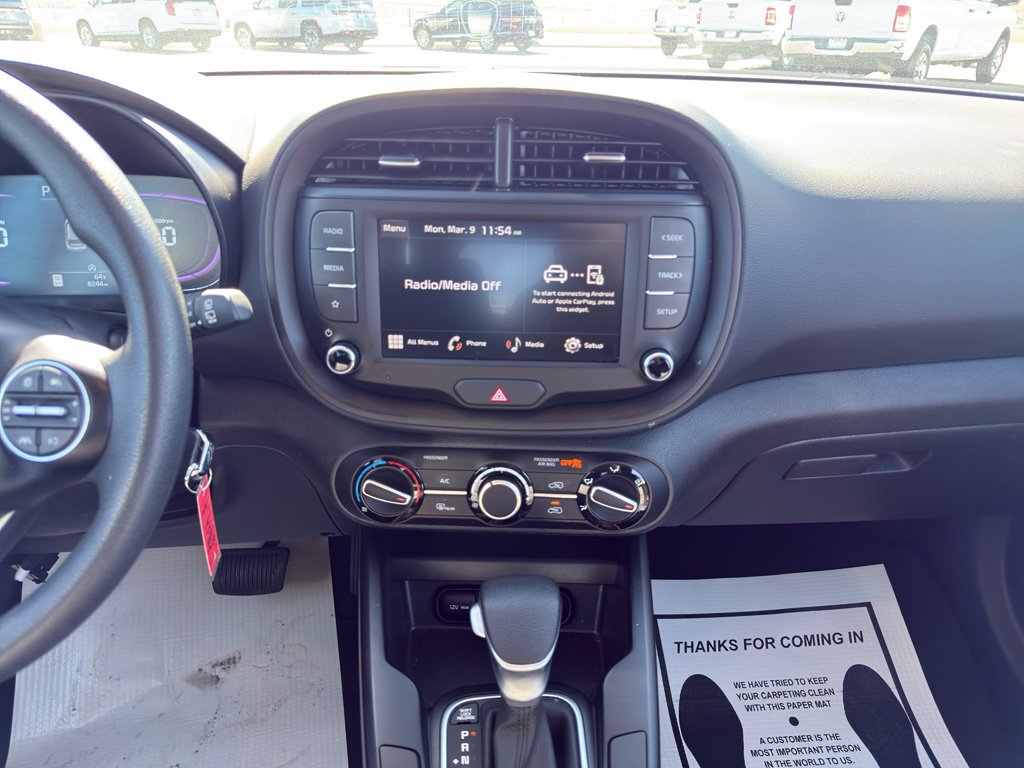 Used 2025 Kia Soul LX FWD image 15