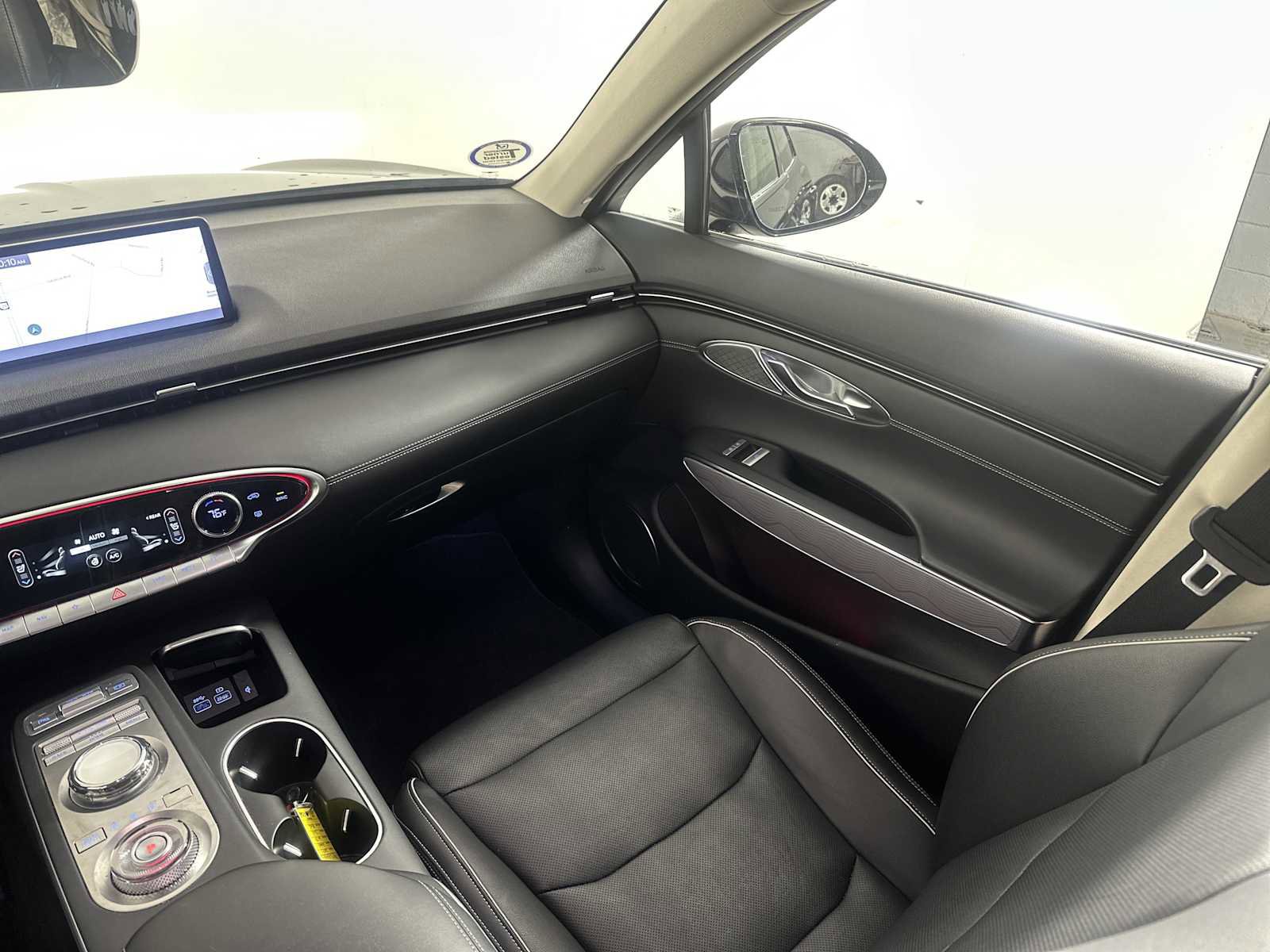 Used 2023 Genesis GV70 2.5T w/ Advanced Package image 11