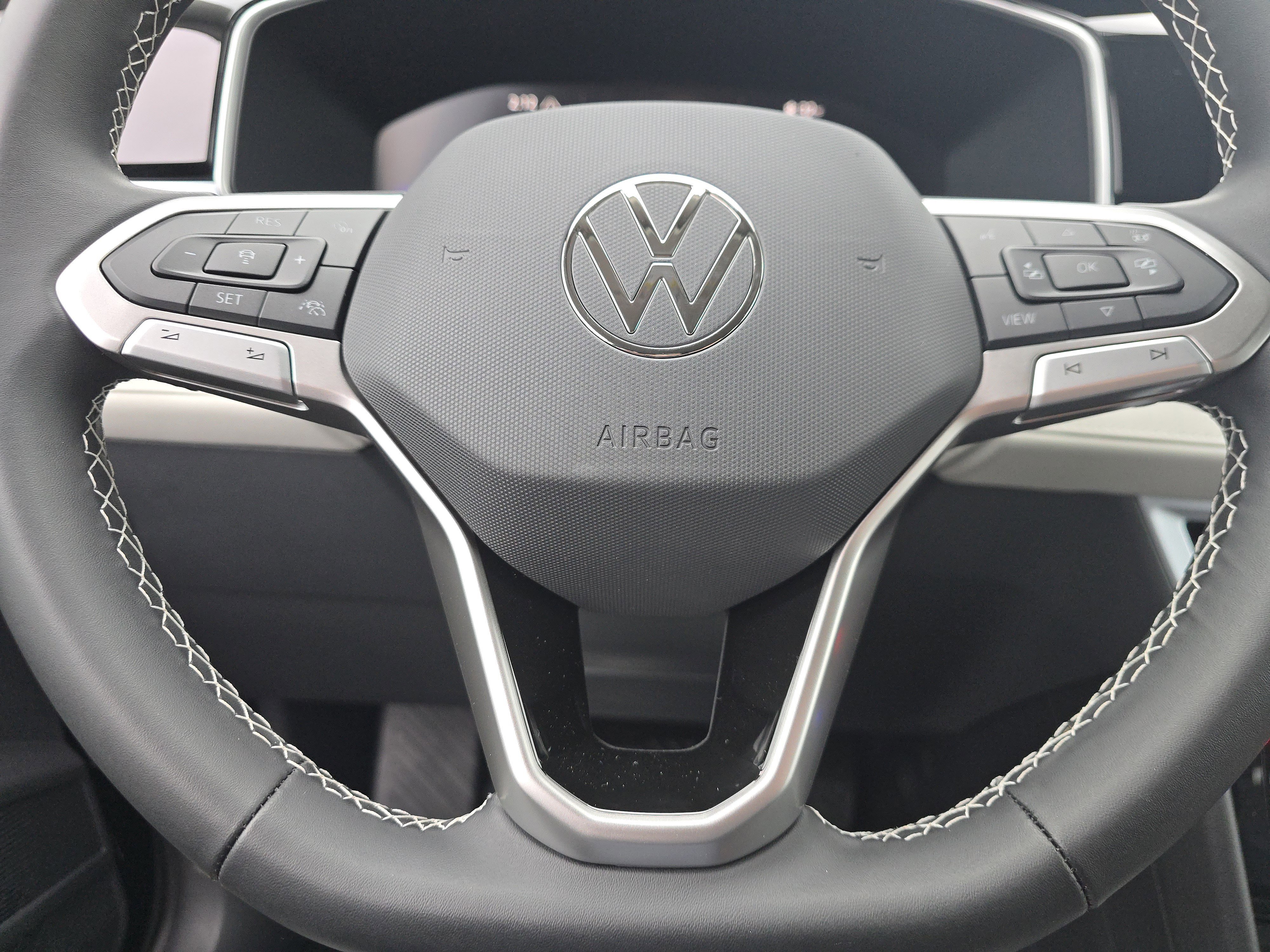 New 2026 Volkswagen Taos SE image 20