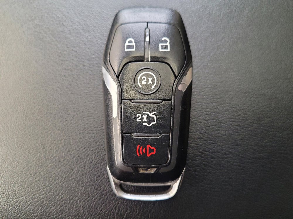 Used 2016 Ford Edge SEL w/ Equipment Group 201A image 32