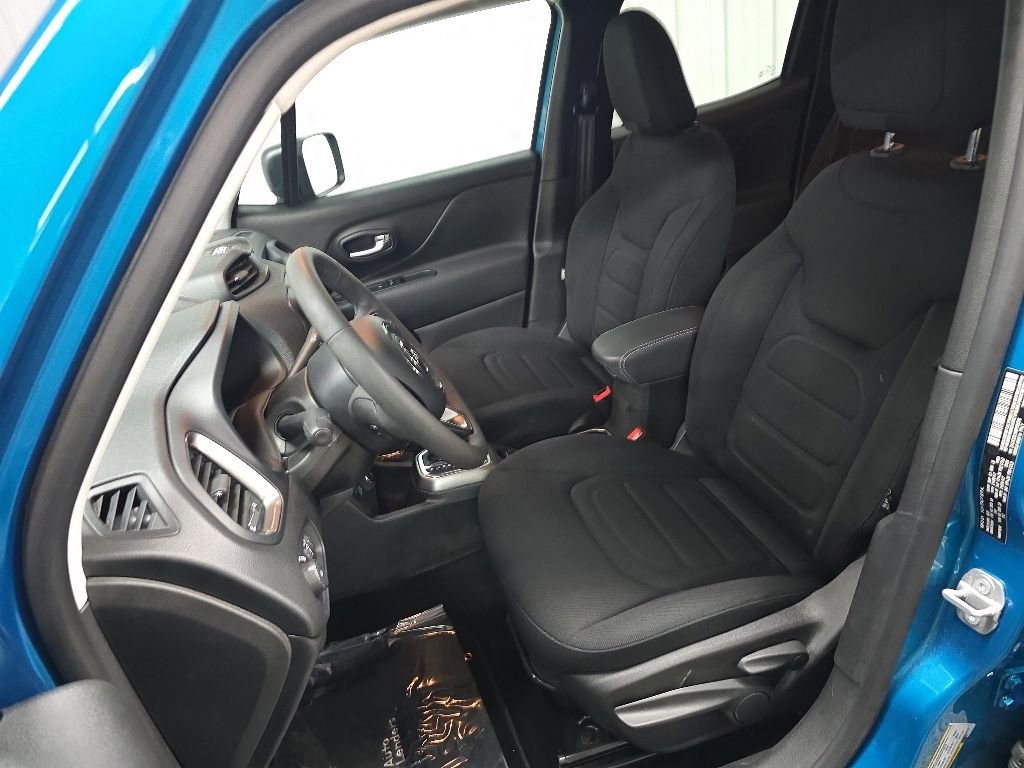 Used 2022 Jeep Renegade Latitude AWD/4WD image 30