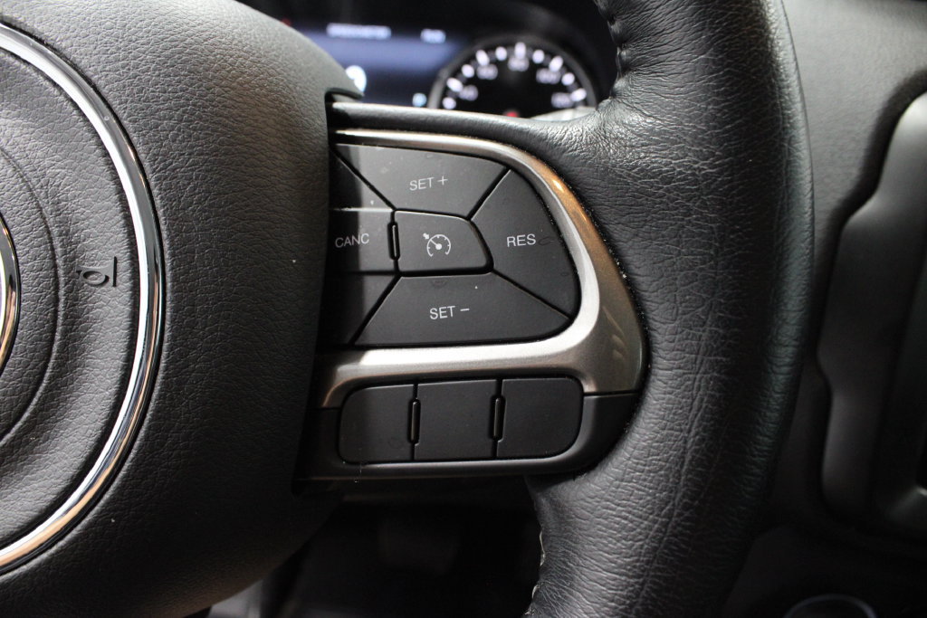 Used 2022 Jeep Renegade Limited AWD/4WD image 29