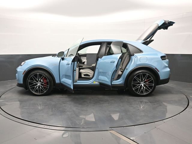 New 2026 Porsche Macan 4S Electric image 30