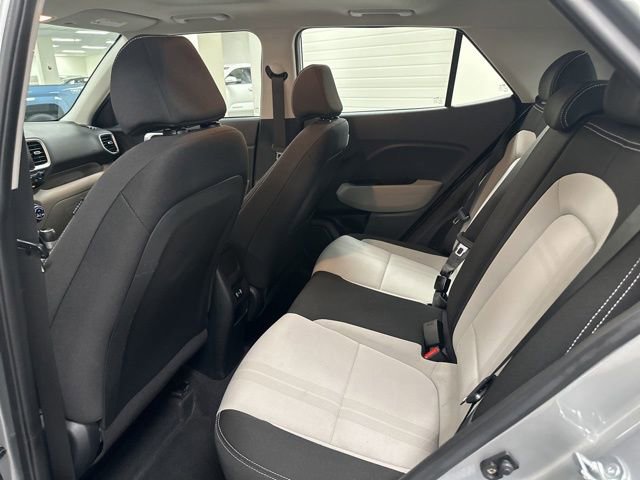 Used 2024 Hyundai Venue SEL FWD image 19