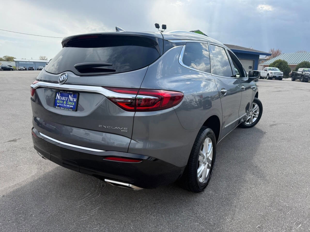 Used 2019 Buick Enclave Essence AWD/4WD image 6