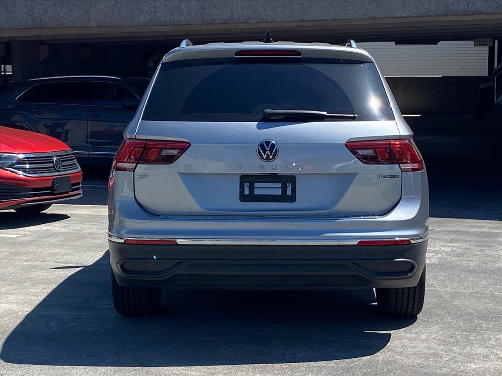 Used 2023 Volkswagen Tiguan SE w/ Panoramic Sunroof Package AWD/4WD image 3