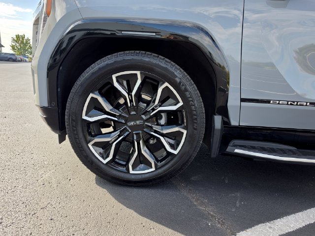 Used 2024 GMC Sierra EV Denali AWD/4WD image 11