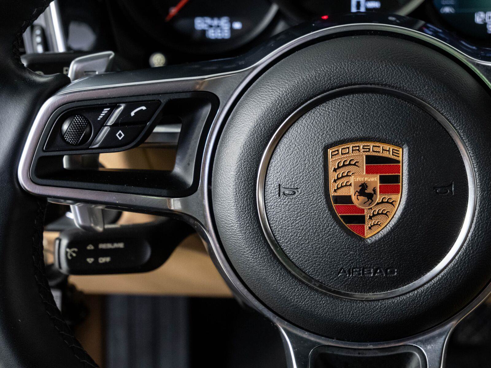 Used 2018 Porsche Macan AWD/4WD image 9