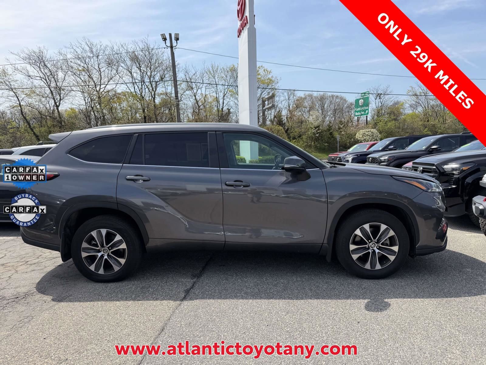 Used 2023 Toyota Highlander XLE AWD/4WD image 38