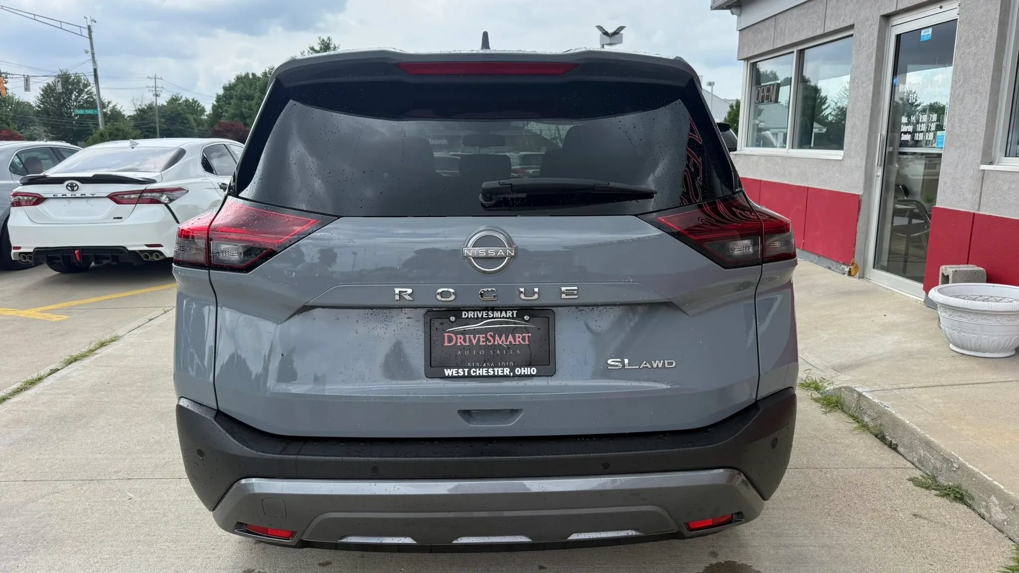 Used 2023 Nissan Rogue SL AWD/4WD image 8