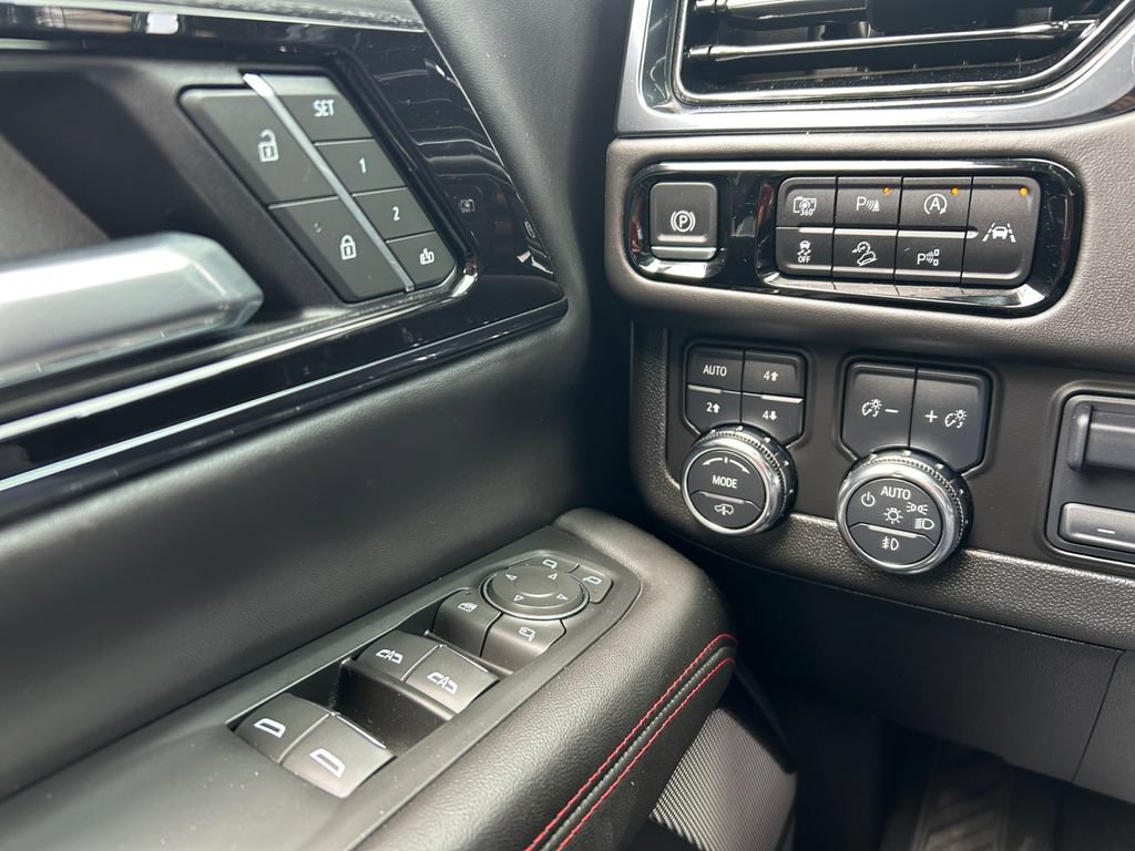 Used 2025 GMC Yukon AT4 Ultimate AWD/4WD image 20