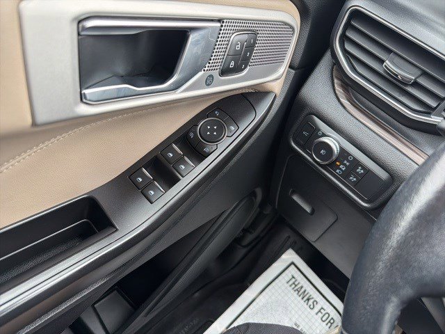 Used 2020 Ford Explorer Limited image 23