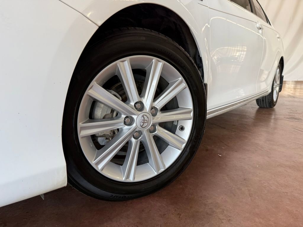 Used 2013 Toyota Camry XLE w/ Convenience Pkg image 14