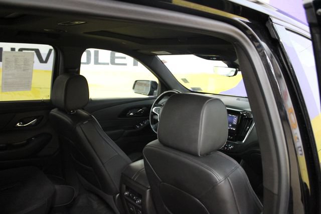 Used 2022 Chevrolet Traverse RS w/ LPO, Floor Liner Package AWD/4WD image 10