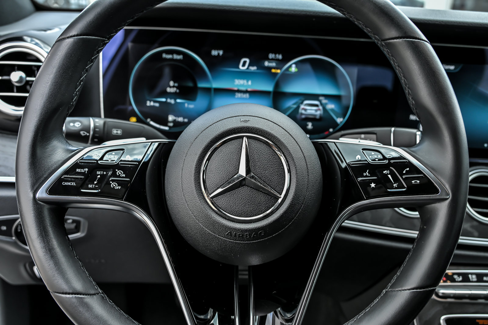 Used 2023 Mercedes-Benz E 350 4MATIC Sedan image 29