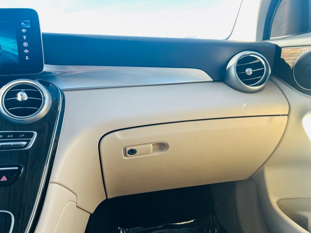 Used 2021 Mercedes-Benz GLC 300 image 36