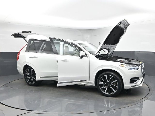 Used 2025 Volvo XC90 B5 Plus w/ Protection Package Premier AWD/4WD image 52