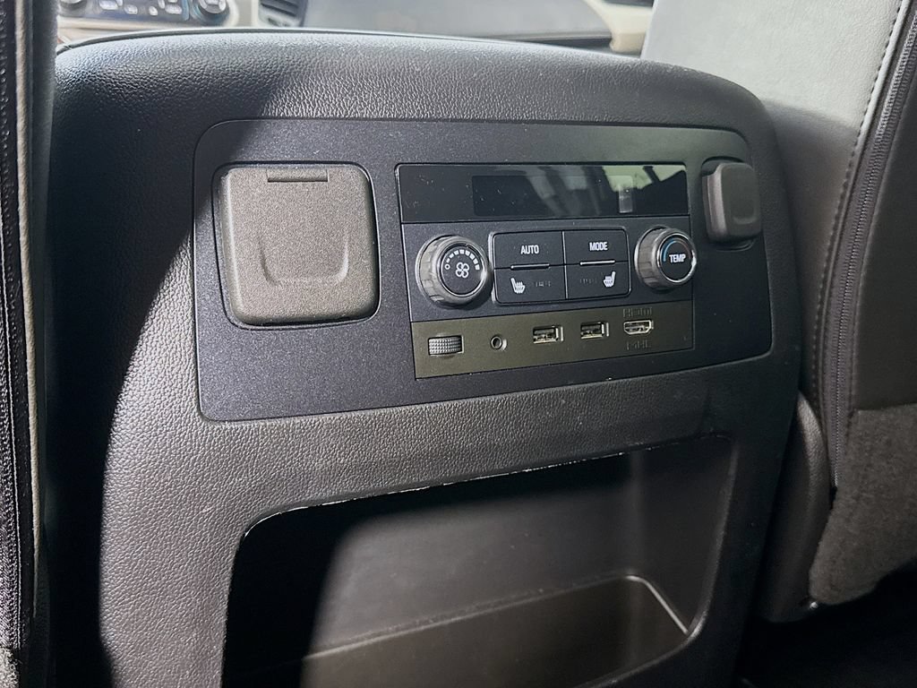 Used 2019 GMC Yukon Denali w/ Denali Ultimate Package AWD/4WD image 34