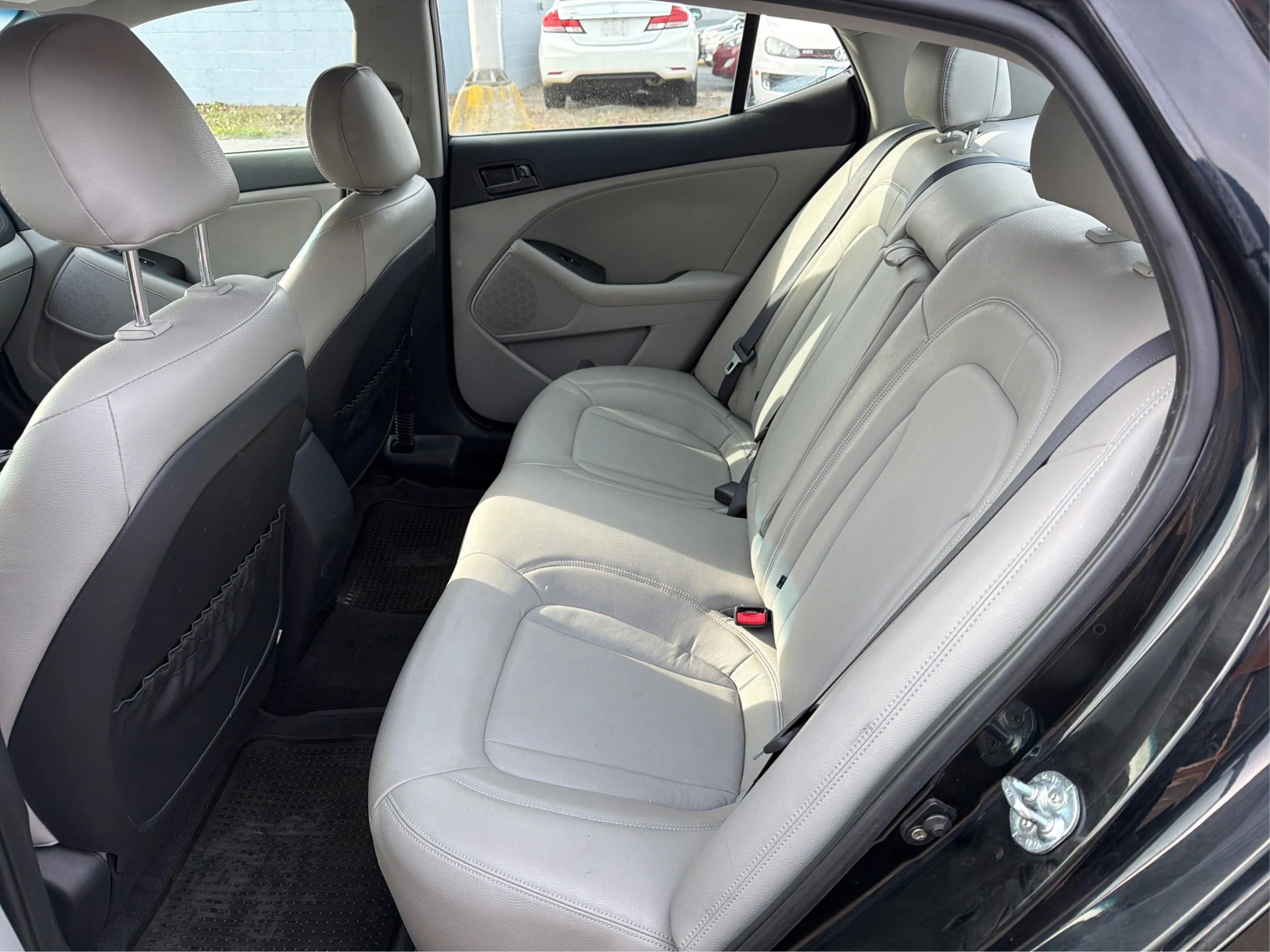 Used 2011 Kia Optima LX w/ Convenience Pkg image 13