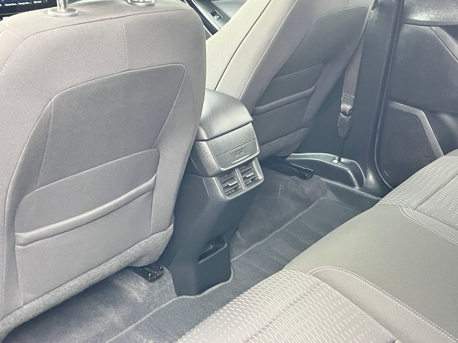 Used 2025 Chevrolet Equinox LT image 23