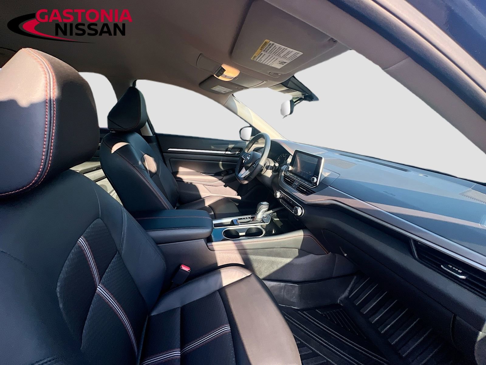 Used 2025 Nissan Altima 2.5 SR FWD image 35