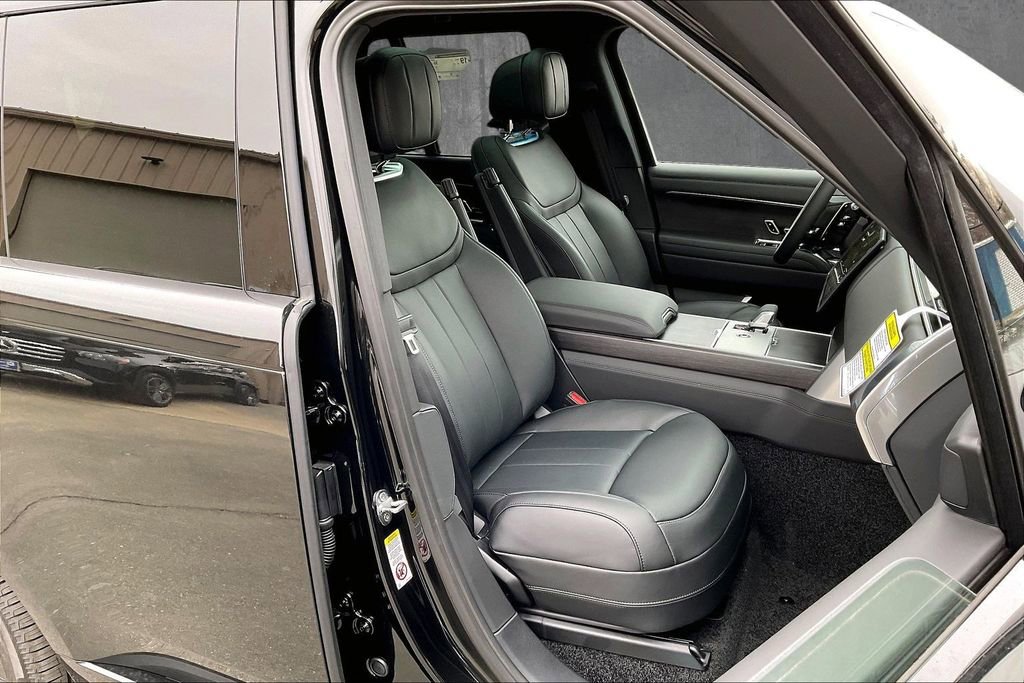 New 2026 Land Rover Range Rover SE image 11