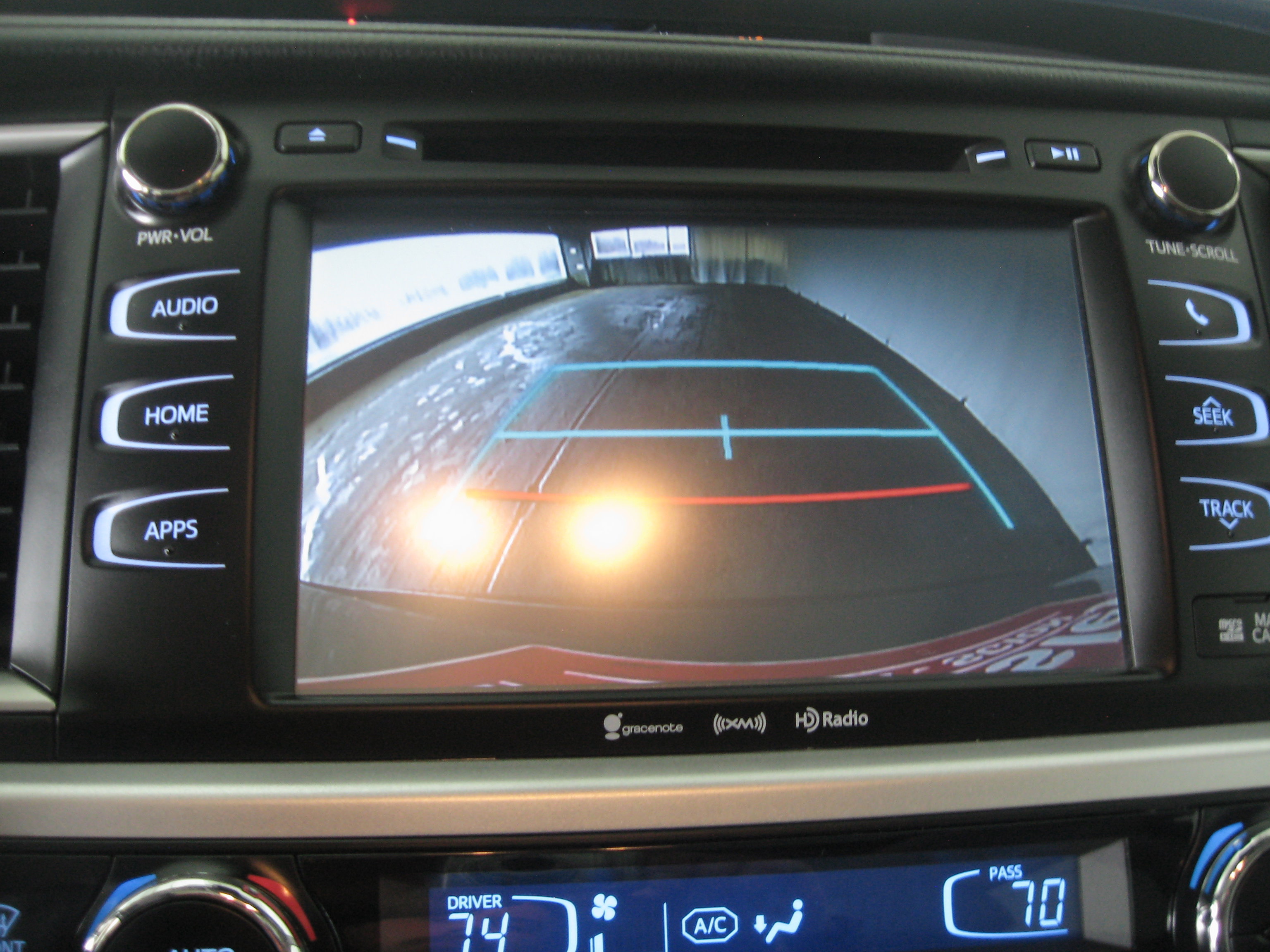 Used 2017 Toyota Highlander XLE image 20