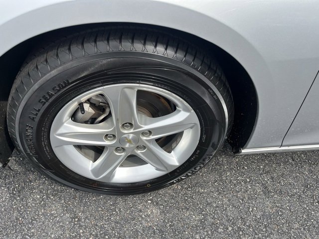 Used 2022 Chevrolet Malibu LS w/ Driver Confidence Package II image 32