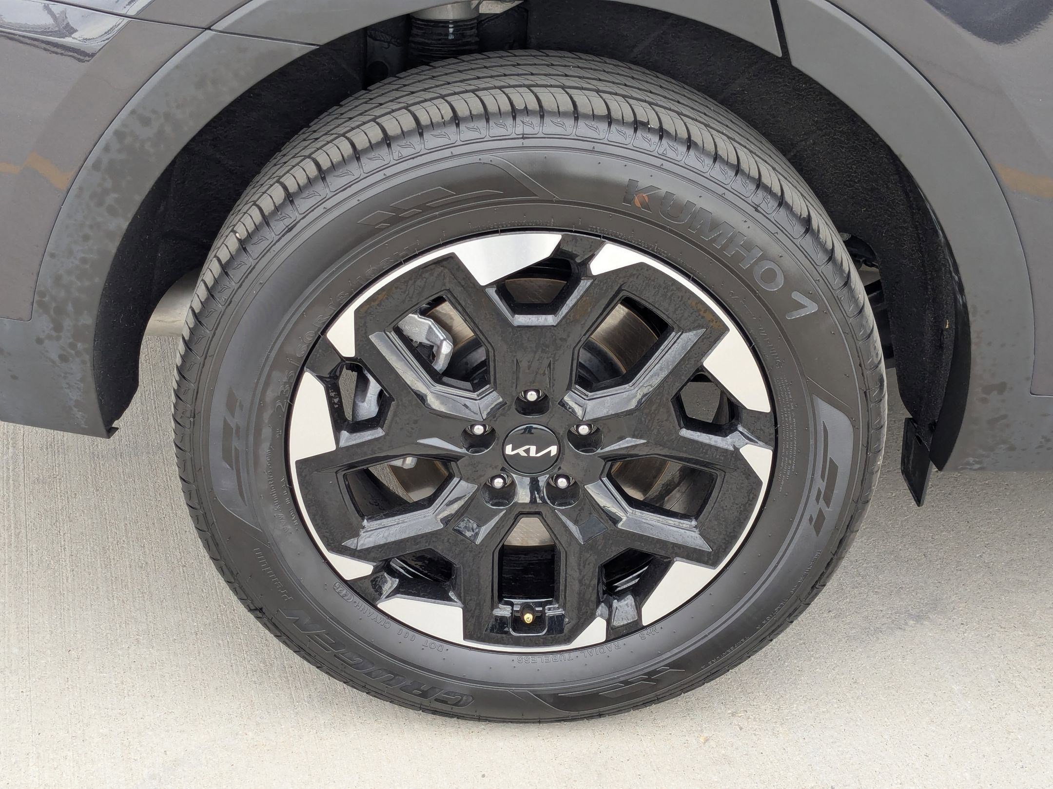 Certified 2025 Kia Sorento S image 12