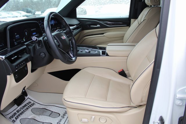 Used 2022 Cadillac Escalade Premium Luxury image 12