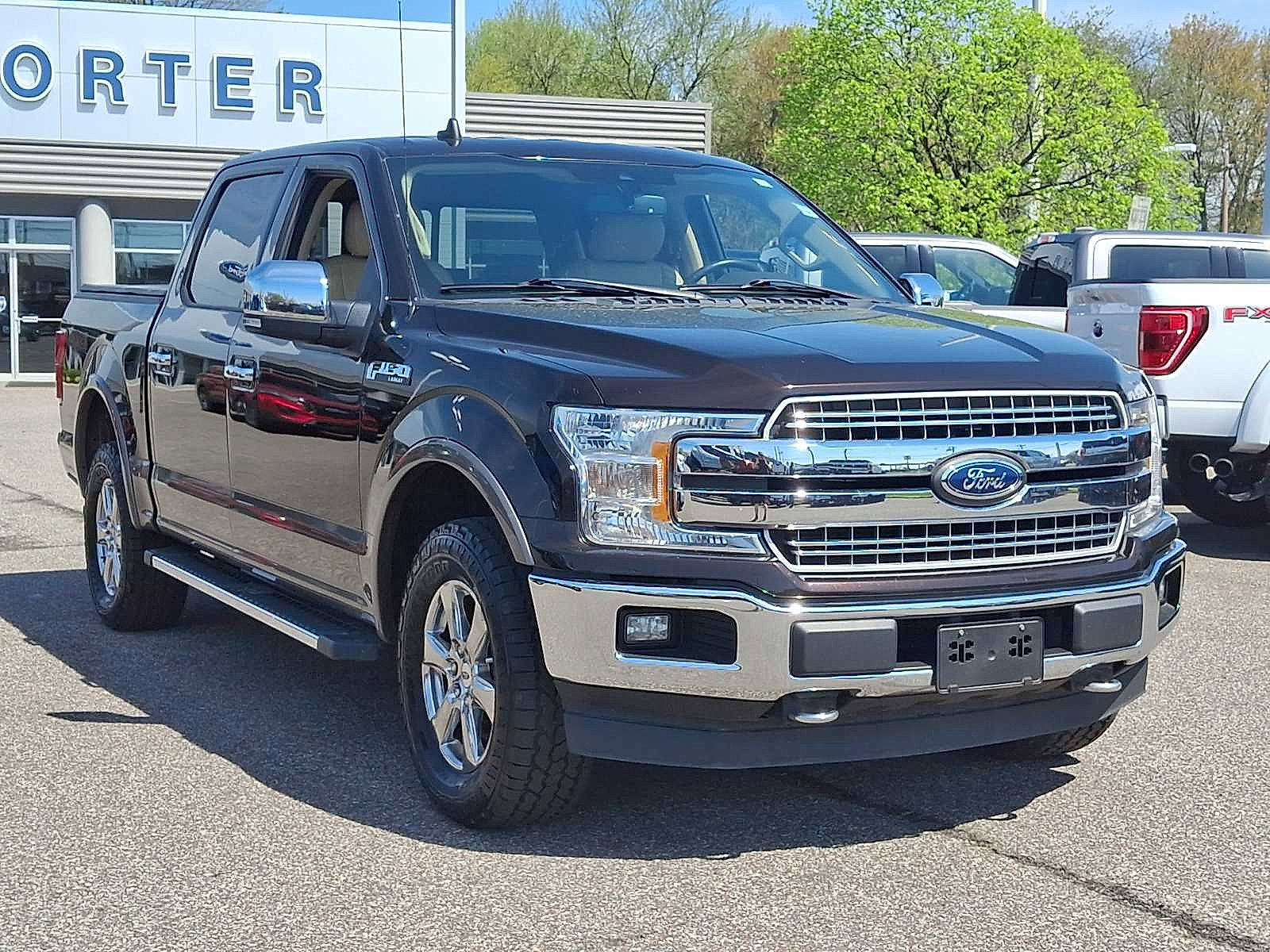 Used 2019 Ford F150 Lariat image 2