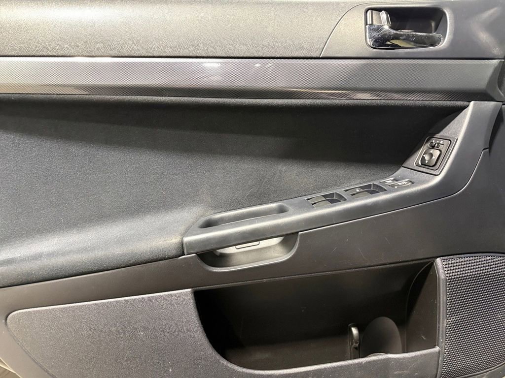 Used 2010 Mitsubishi Lancer Evolution GSR image 18