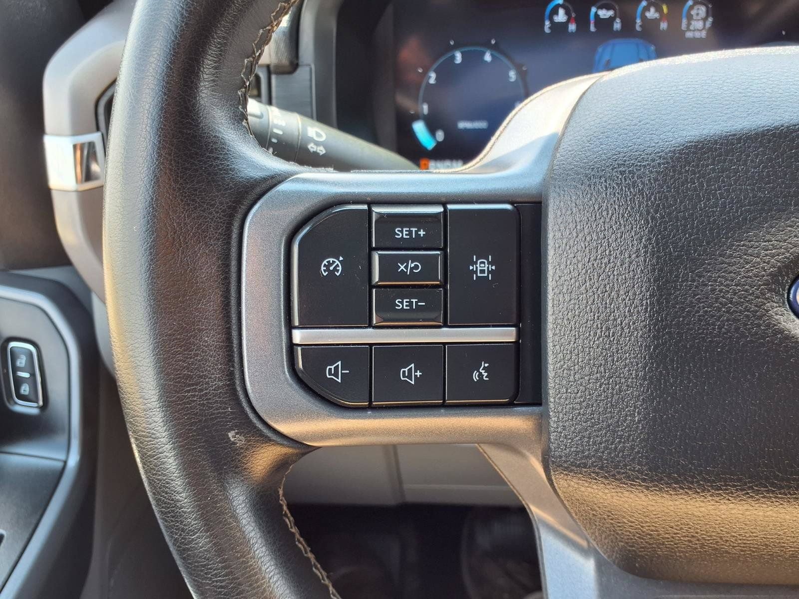 Used 2025 Ford F150 XLT w/ Equipment Group 301A Standard AWD/4WD image 17