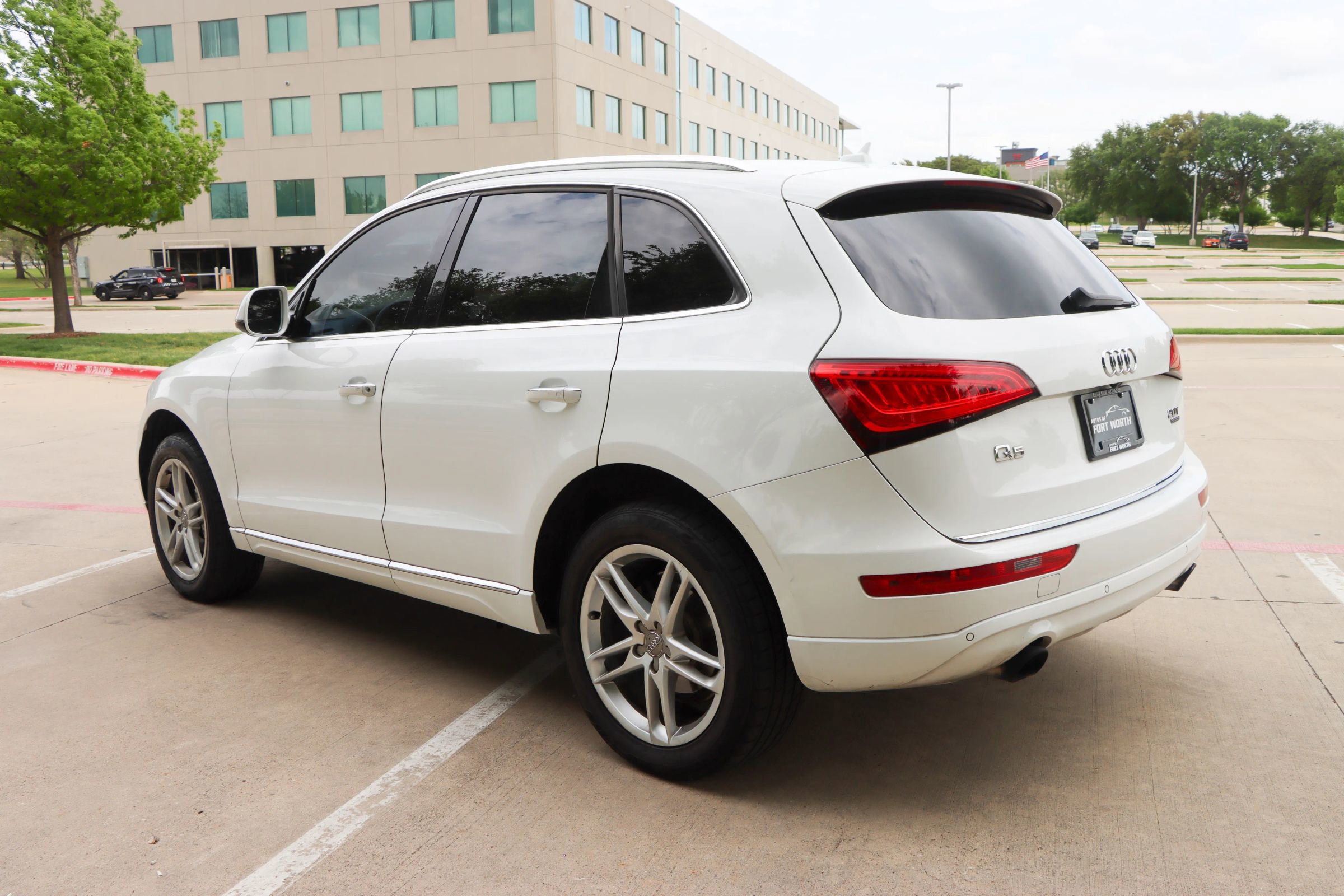 Used 2016 Audi Q5 2.0T Premium Plus w/ Technology Package image 5