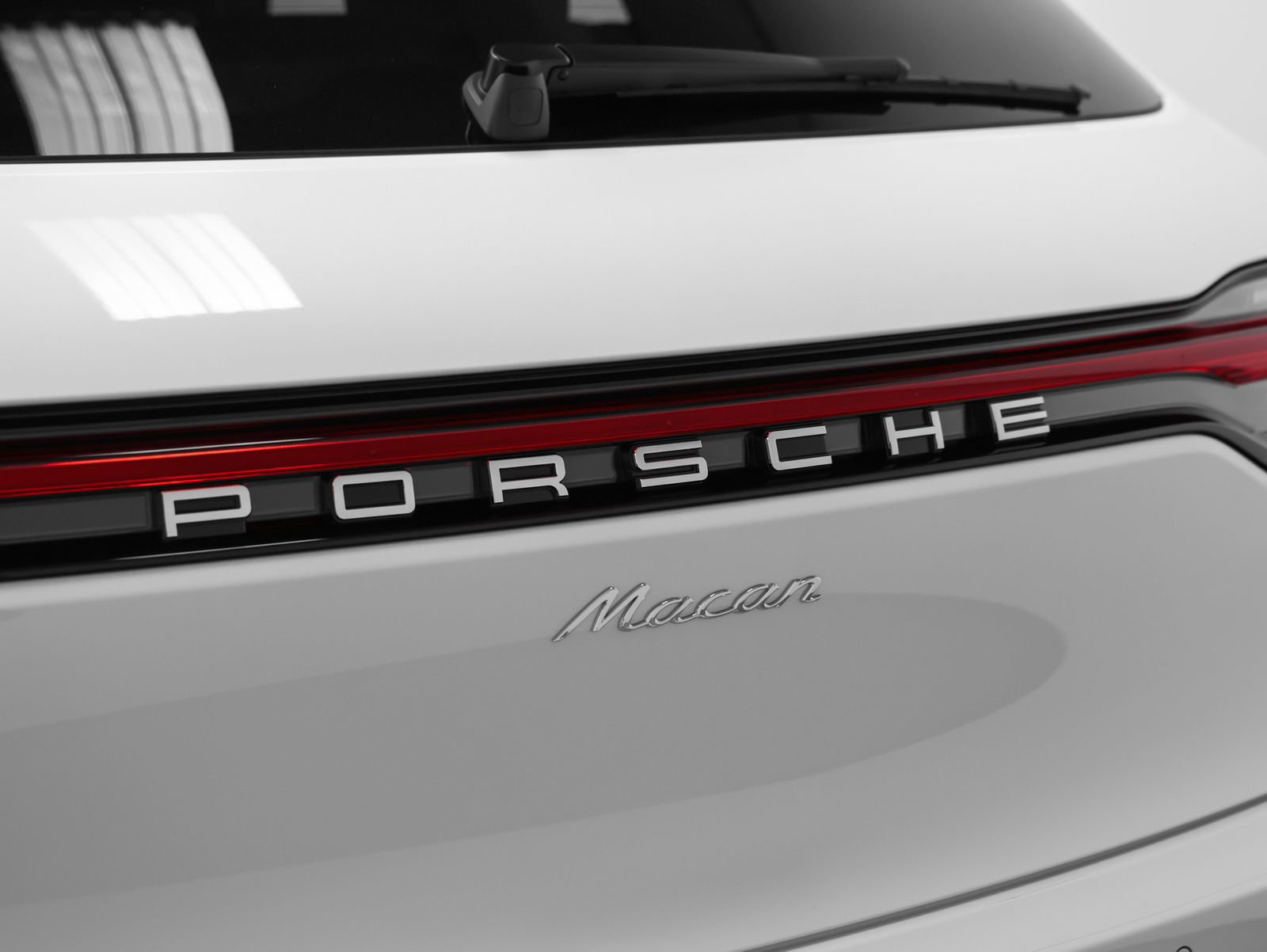 New 2026 Porsche Macan AWD/4WD image 17
