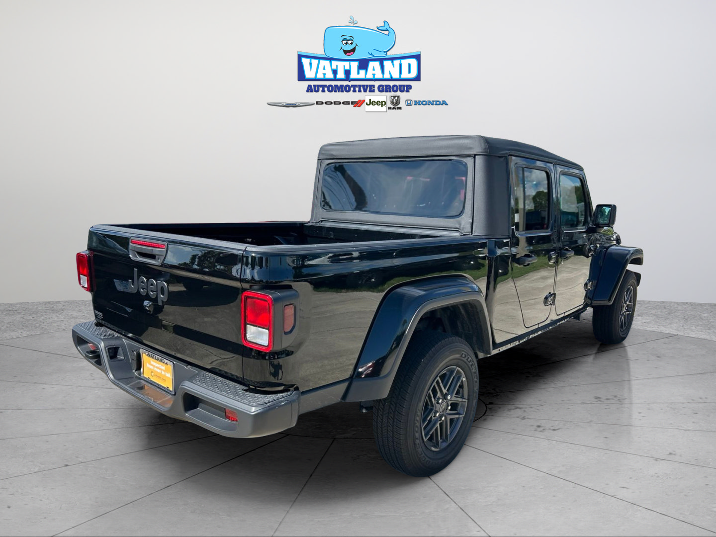 Certified 2025 Jeep Gladiator Sport AWD/4WD image 5