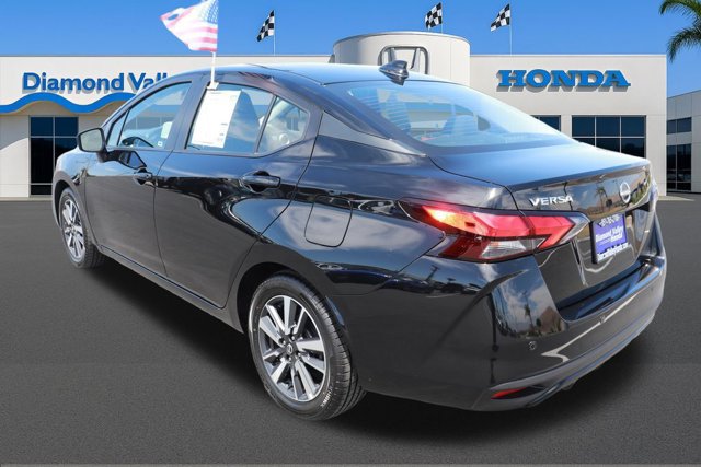 Used 2025 Nissan Versa SV FWD image 4